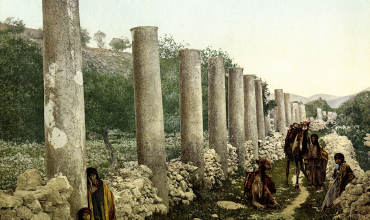 Samarie, la colonnade vers 1890, coll.part_. D.R.