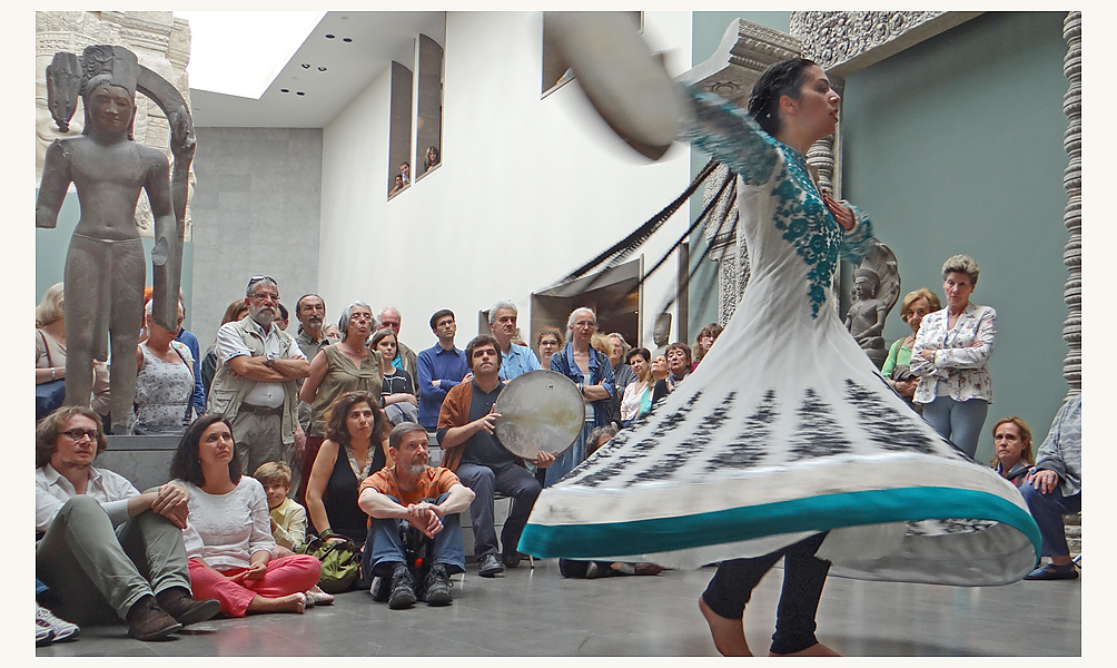 Rana Gorgani (danse) et Abbas Janessary (percussions), fête de la musique 2014 au musée Guimet (Paris) © Jean-Pierre Dalbéra