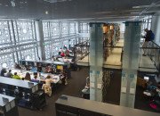 Le 5e étage de la bibliothèque de l'IMA et sa mezzanine