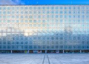 La façade Sud de l'IMA (recadrage sur le bâtiment)