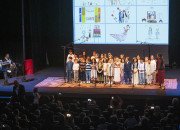 Jeune apprenants sur scène